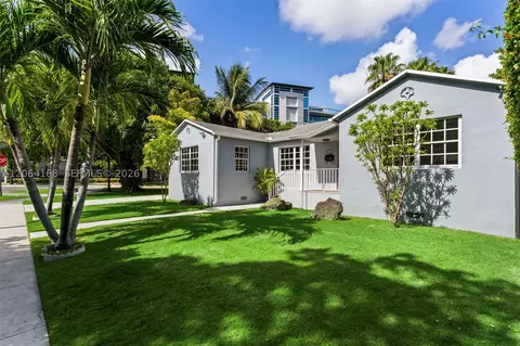 902 NW 10th Ct, Miami, FL 33136
