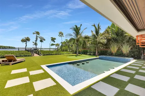 Exterior - 39 Mutiny Pl, Key Largo, FL 33037 photo 4 of 17