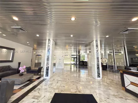 3675 N Country Club Dr #109, Aventura, FL 33180