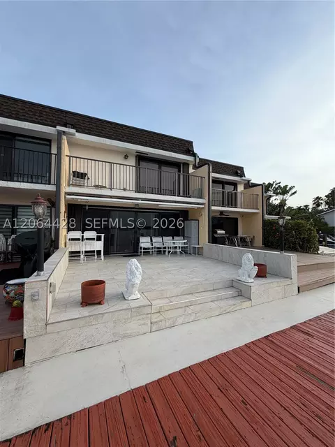 2761 NE 165th Ter #27, North Miami Beach, FL 33160