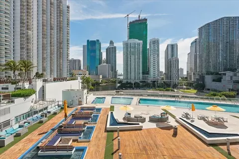 92 SW 3rd St #1210, Miami, FL 33130