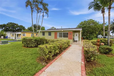 6448 Funston St, Hollywood, FL 33023