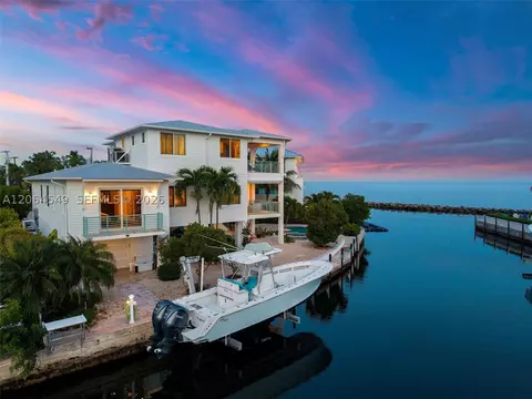 202 Plantation Shores Dr, Tavernier, FL 33070
