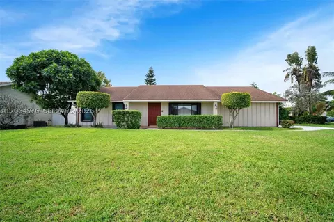 372 NW 35th Pl, Boca Raton, FL 33431