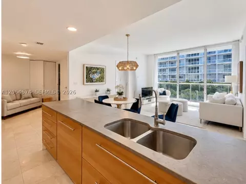 475 Brickell Ave #1609, Miami, FL 33131