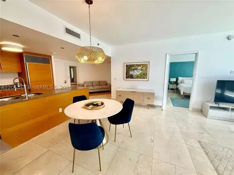 475 Brickell Ave #1609, Miami, FL 33131