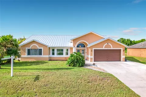 518 SW Lacroix Ave, Port Saint Lucie, FL 34953
