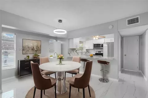 3000 NW 43rd Ter #106, Lauderdale Lakes, FL 33313
