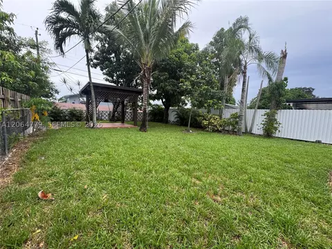 Exterior - 648 E 40th St, Hialeah, FL 33013 photo 5 of 11