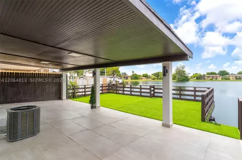 Exterior - 2523 W 65th St, Hialeah, FL 33016 photo 1 of 3