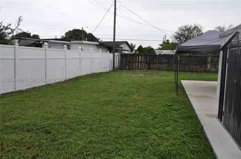Exterior - 4035 E 2nd Ave, Hialeah, FL 33013 photo 2 of 7