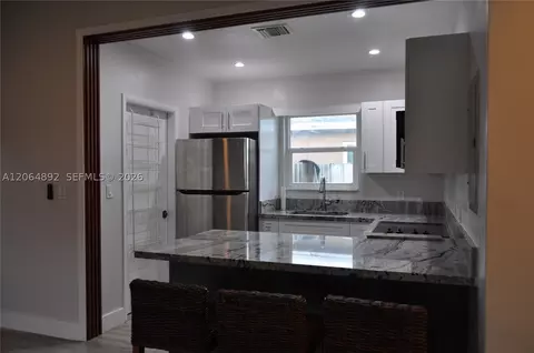 Kitchen - 4035 E 2nd Ave, Hialeah, FL 33013 photo 1 of 8