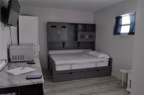 Bedroom - 4035 E 2nd Ave, Hialeah, FL 33013 photo 4 of 5