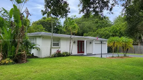 4020 SW 2nd St, Plantation, FL 33317