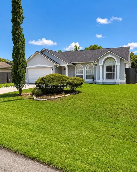 273 SE Whitmore Dr, Port Saint Lucie, FL 34984