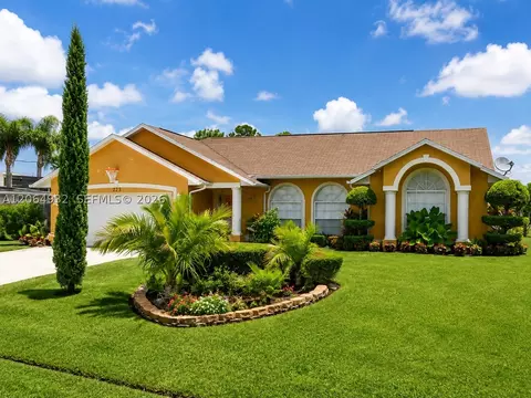 273 SE Whitmore Dr, Port Saint Lucie, FL 34984