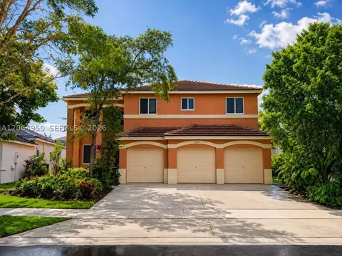 1204 Chenille Cir, Weston, FL 33327