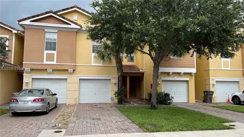 1015 Pipers Cay Dr, West Palm Beach, FL 33415