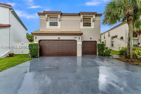 15887 NW 11th St, Pembroke Pines, FL 33028