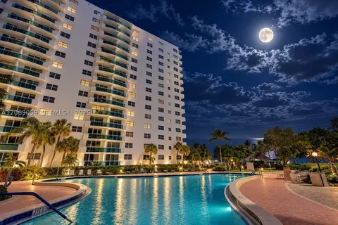 3001 S Ocean Dr #443, Hollywood, FL 33019