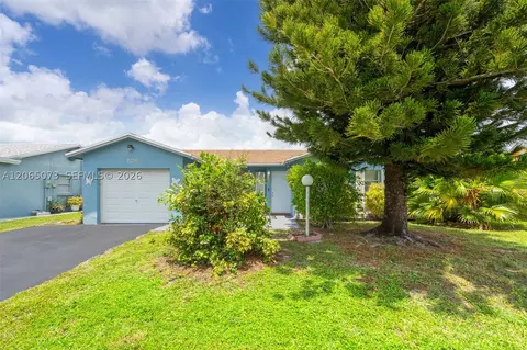 7235 Pine Bluff Dr, Lake Worth, FL 33467
