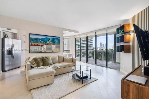 20185 E Country Club Dr #604, Aventura, FL 33180