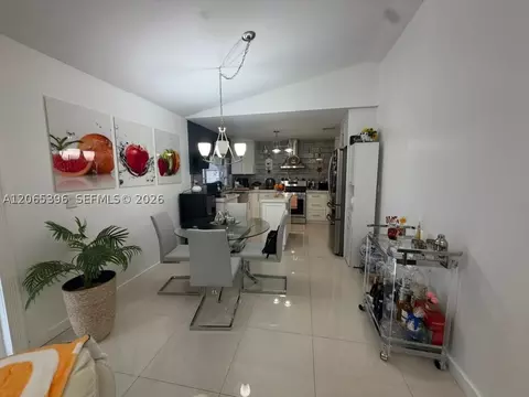 Dining - 19631 NW 57th Pl, Hialeah, FL 33015 photo 1 of 2