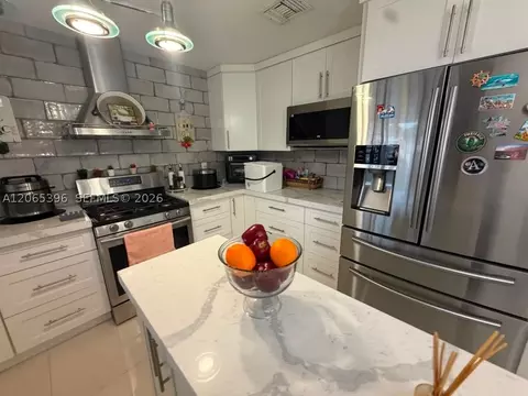 Kitchen - 19631 NW 57th Pl, Hialeah, FL 33015 photo 4 of 4