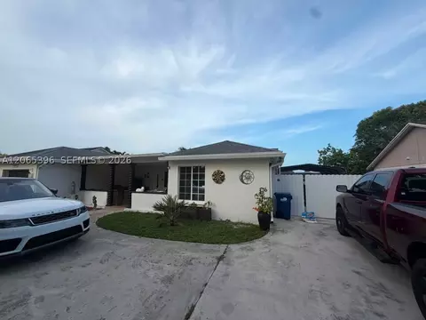 Other - 19631 NW 57th Pl, Hialeah, FL 33015 photo 4 of 12