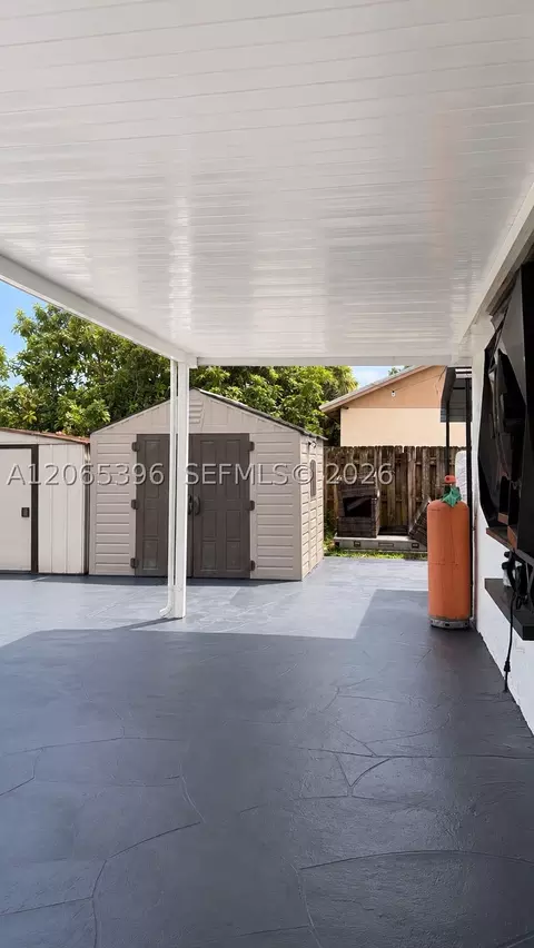 Exterior - 19631 NW 57th Pl, Hialeah, FL 33015 photo 1 of 6