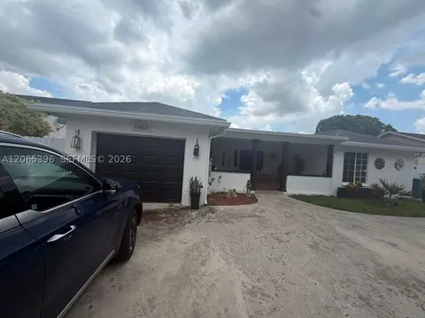 Exterior - 19631 NW 57th Pl, Hialeah, FL 33015 photo 5 of 11