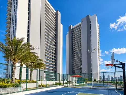 16385 Biscayne Blvd #NORTH, Sunny Isles Beach, FL 33160