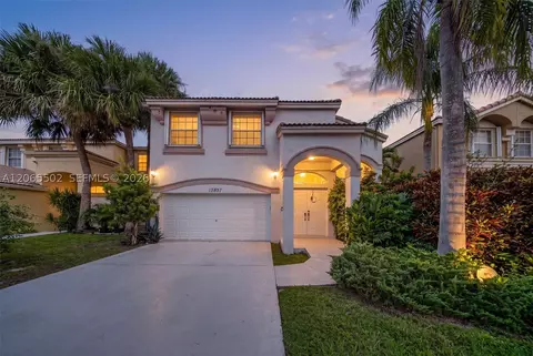 15857 NW 4th Ct, Pembroke Pines, FL 33028