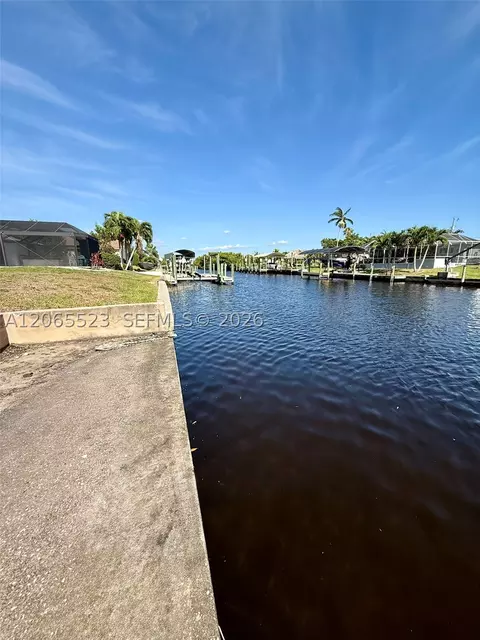 2328 SE 15 Ter, Cape Coral, FL 33990