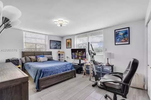 Bedroom - 141 SE 3rd Ave #101, Dania Beach, FL 33004 photo 1 of 5