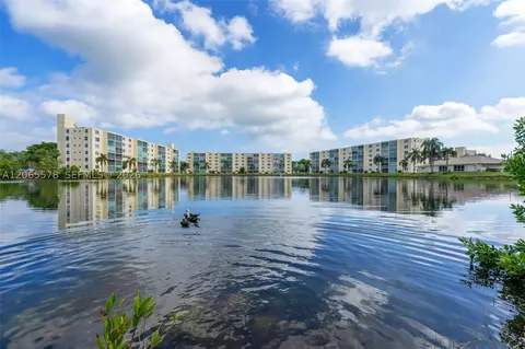 View/Area - 141 SE 3rd Ave #101, Dania Beach, FL 33004 photo 2 of 11