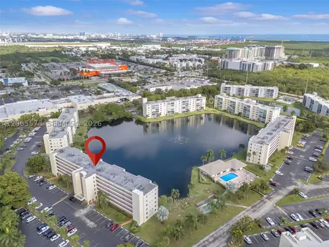View/Area - 141 SE 3rd Ave #101, Dania Beach, FL 33004 photo 4 of 11