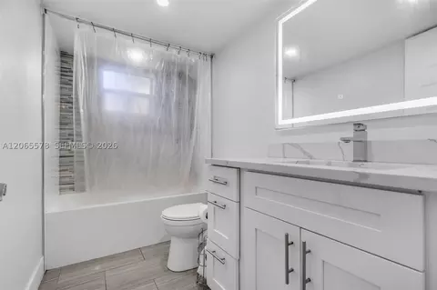 Bath - 141 SE 3rd Ave #101, Dania Beach, FL 33004 photo 3 of 3