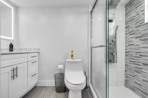 Bath - 141 SE 3rd Ave #101, Dania Beach, FL 33004 photo 1 of 3