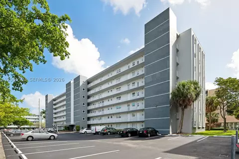619 NE 14th Ave #101, Hallandale Beach, FL 33009