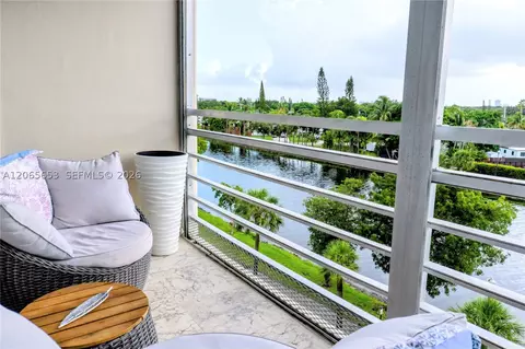16850 S Glades Dr #5C, North Miami Beach, FL 33162