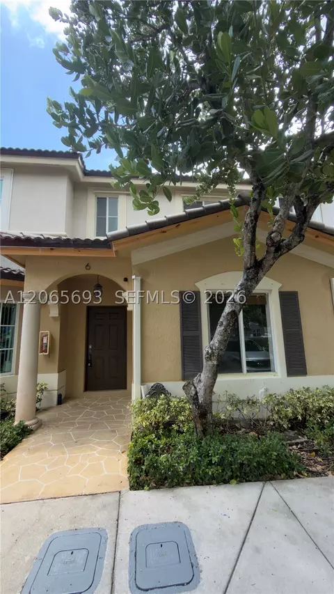 8986 W Flagler St #6, Miami, FL 33174