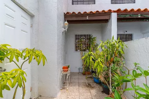Exterior - 6231 SW 138th Ct, Miami, FL 33183 photo 4 of 5