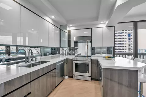 2000 Island Blvd #2006, Aventura, FL 33160