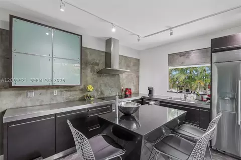 Kitchen - 16581 NW 84th Ave, Miami Lakes, FL 33016 photo 1 of 2