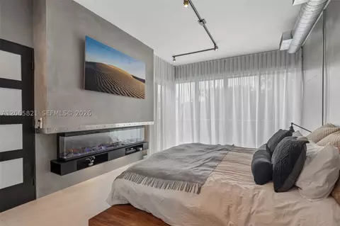 Bedroom - 16581 NW 84th Ave, Miami Lakes, FL 33016 photo 3 of 6