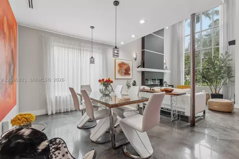 Dining - 16581 NW 84th Ave, Miami Lakes, FL 33016 photo 2 of 3