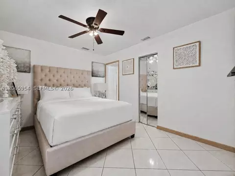 Bedroom - 7961 W 6th Ave, Hialeah, FL 33014 photo 7 of 7