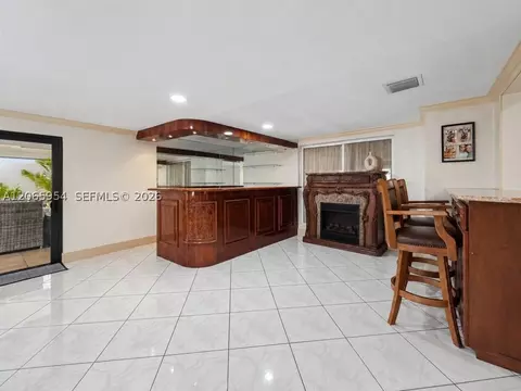 Living - 7961 W 6th Ave, Hialeah, FL 33014 photo 4 of 6