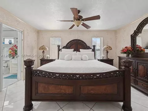 Bedroom - 7961 W 6th Ave, Hialeah, FL 33014 photo 3 of 7